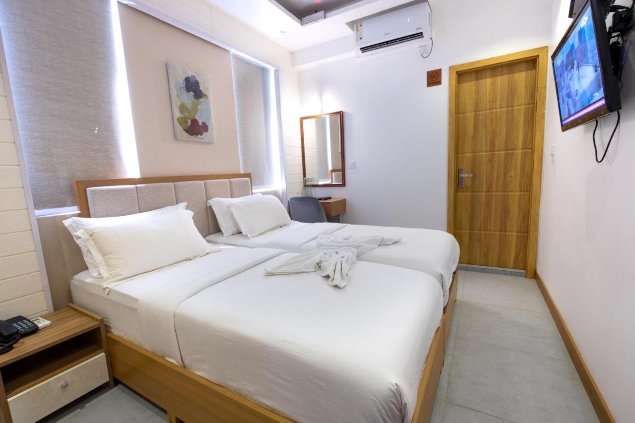 Araamview Hotel Hulhumale Bagian luar foto
