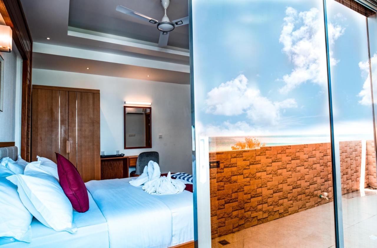 Araamview Hotel Hulhumale Bagian luar foto
